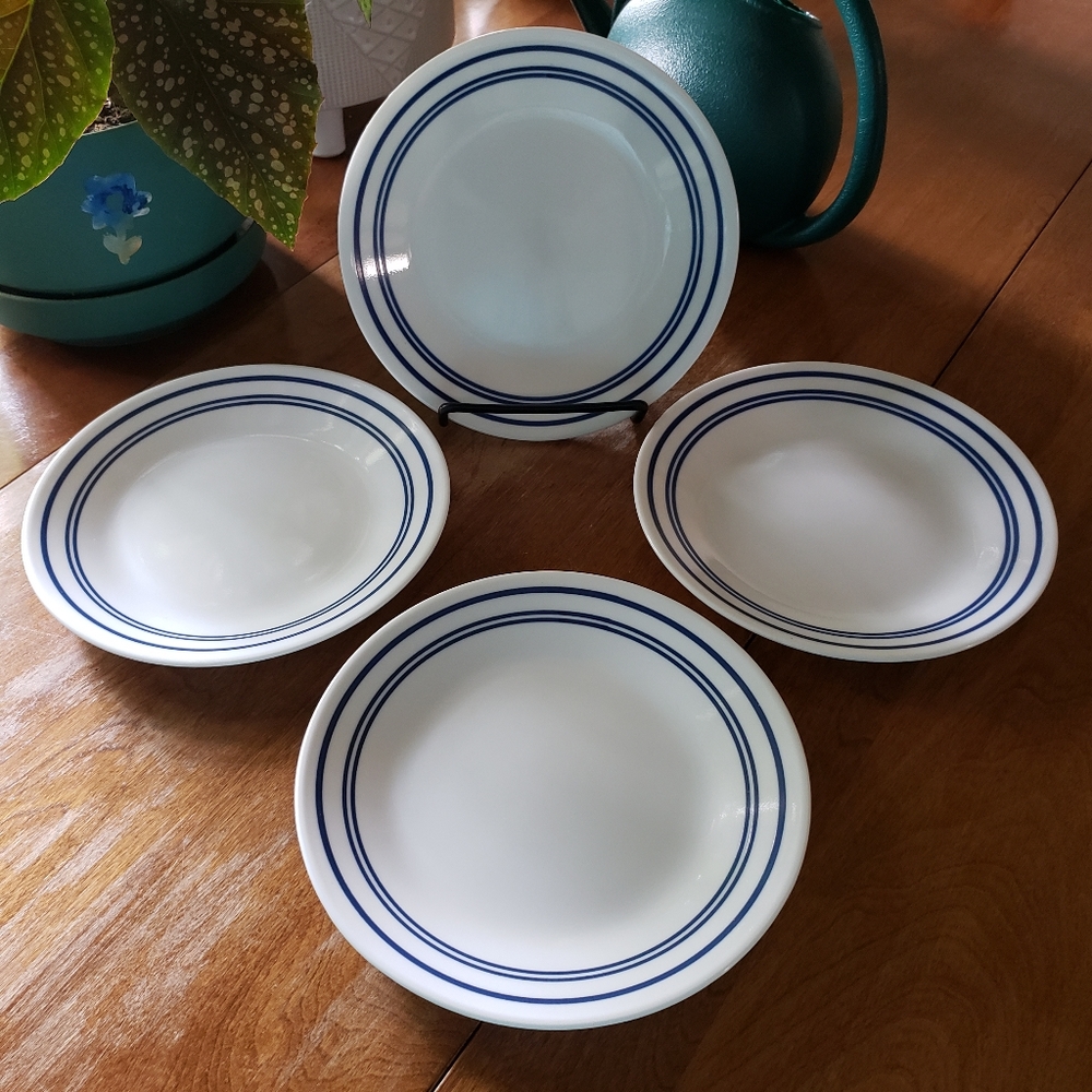 SOLD: Corelle - Set of 4 Bread & Butter Dessert Appetizer Plates 6.75"